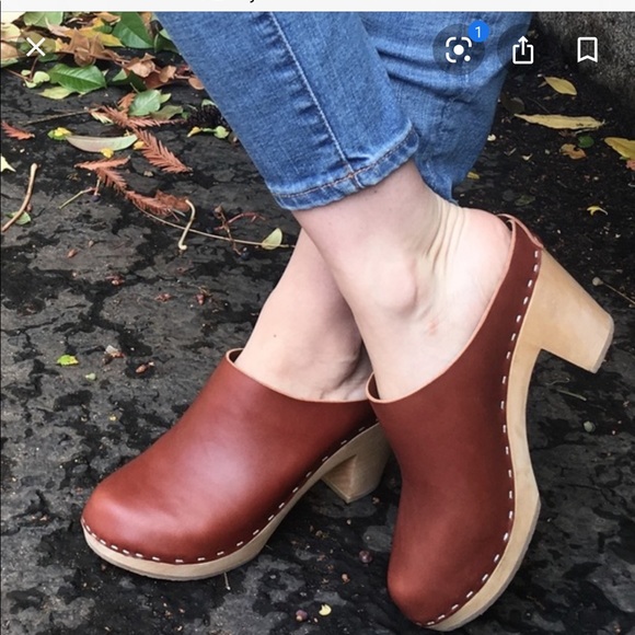 ISO Sienna Chloe Closed Toe size 36 or 6 High Heel - Picture 1 of 2